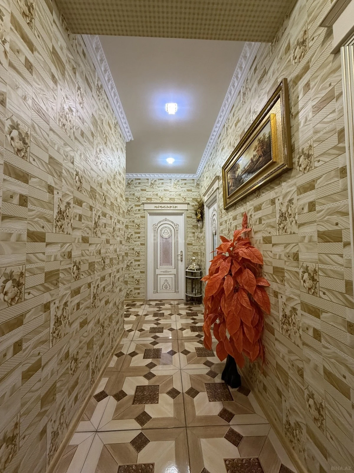 Satılır 3 otaqlı mənzil 126 m²