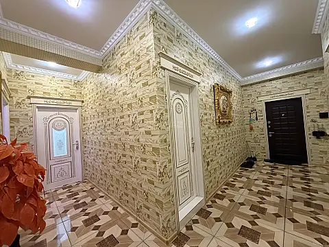 Satılır 3 otaqlı mənzil 126 m²