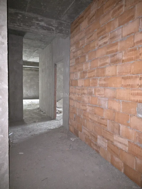 Satılır 2 otaqlı mənzil 101 m²