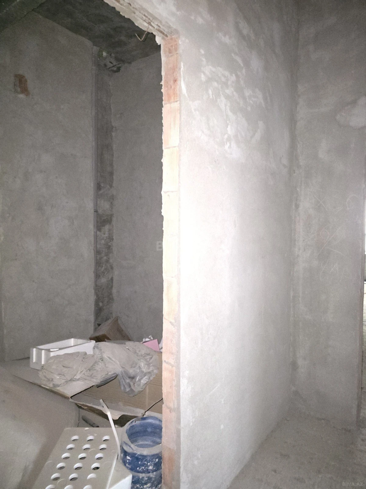 Satılır 2 otaqlı mənzil 101 m²