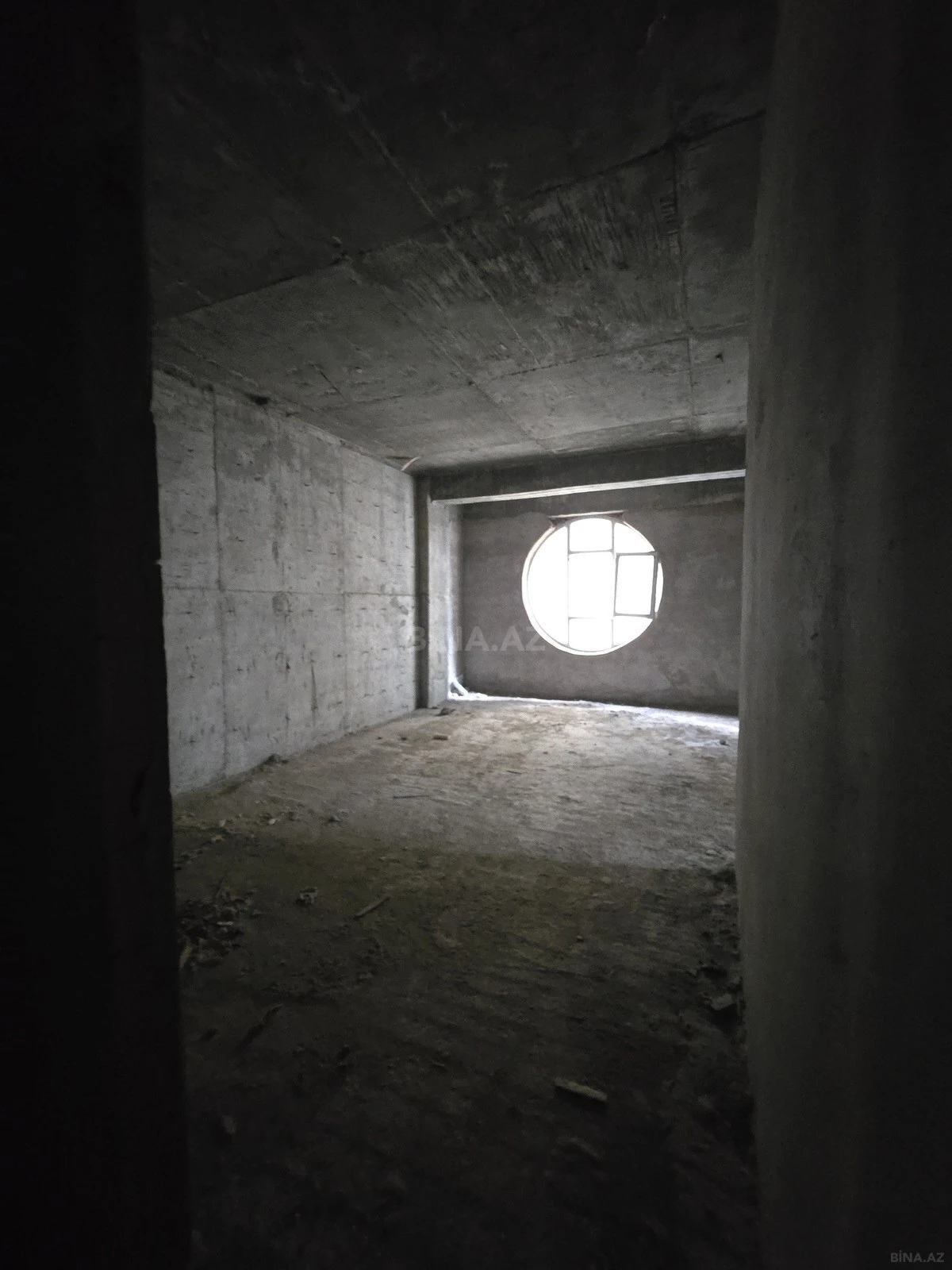 Satılır 2 otaqlı mənzil 101 m²