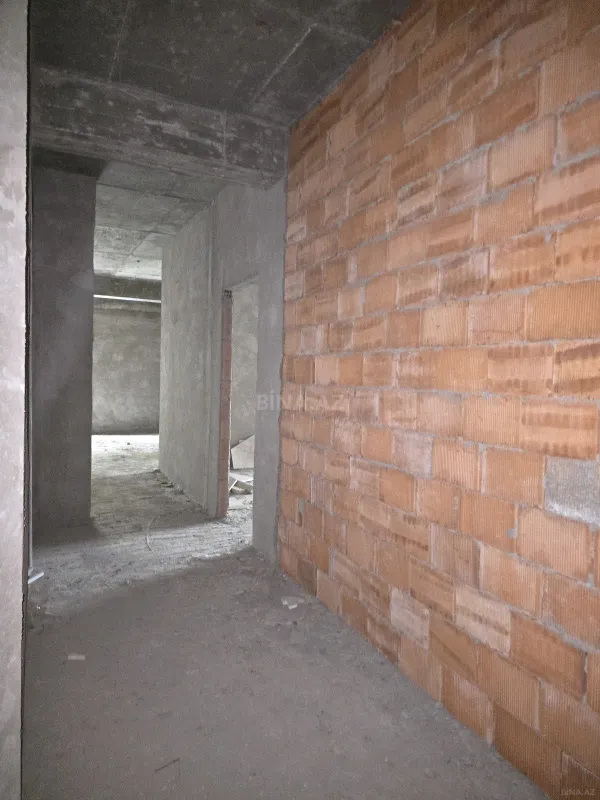 Satılır 2 otaqlı mənzil 101 m²