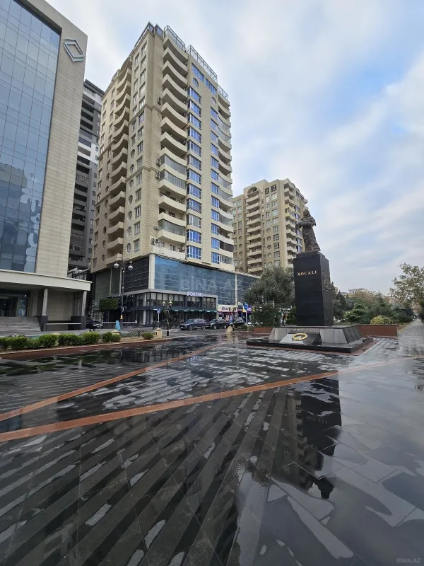 Satılır 2 otaqlı mənzil 101 m²