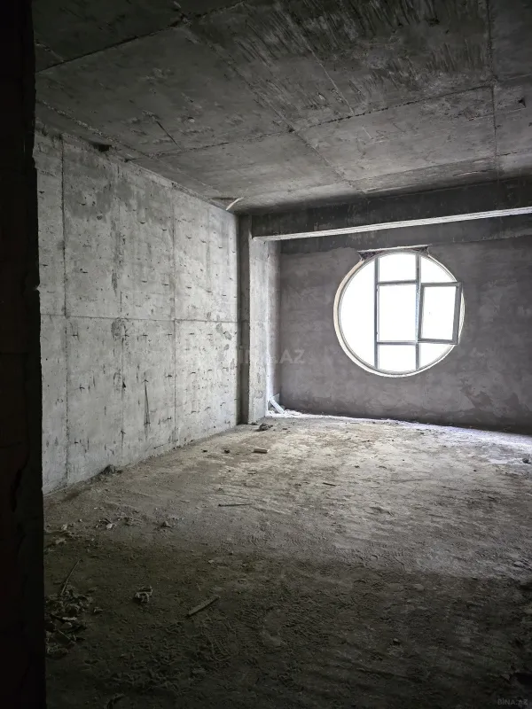 Satılır 2 otaqlı mənzil 101 m²