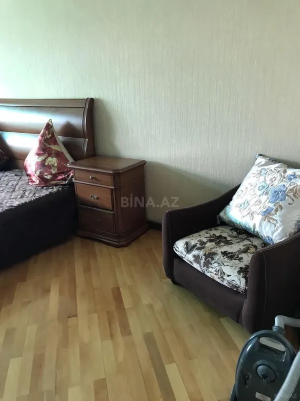 Satılır 3 otaqlı mənzil 110 m²