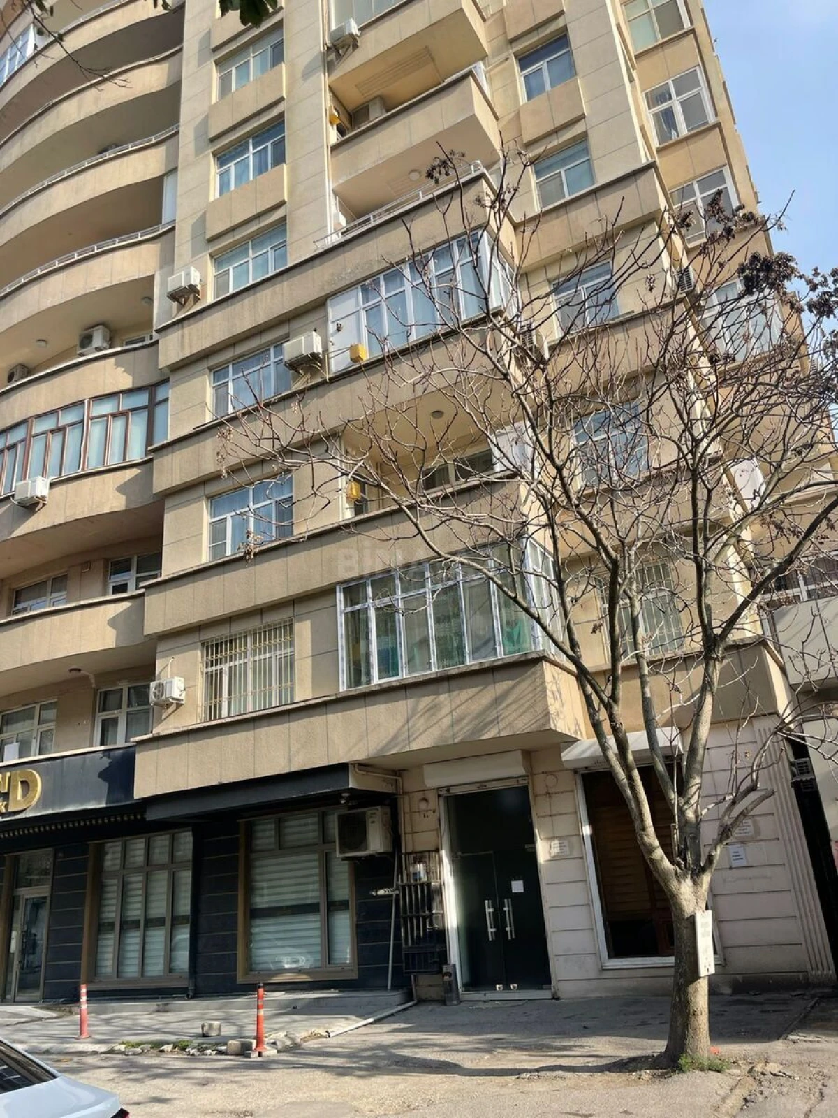 Satılır 3 otaqlı mənzil 110 m²