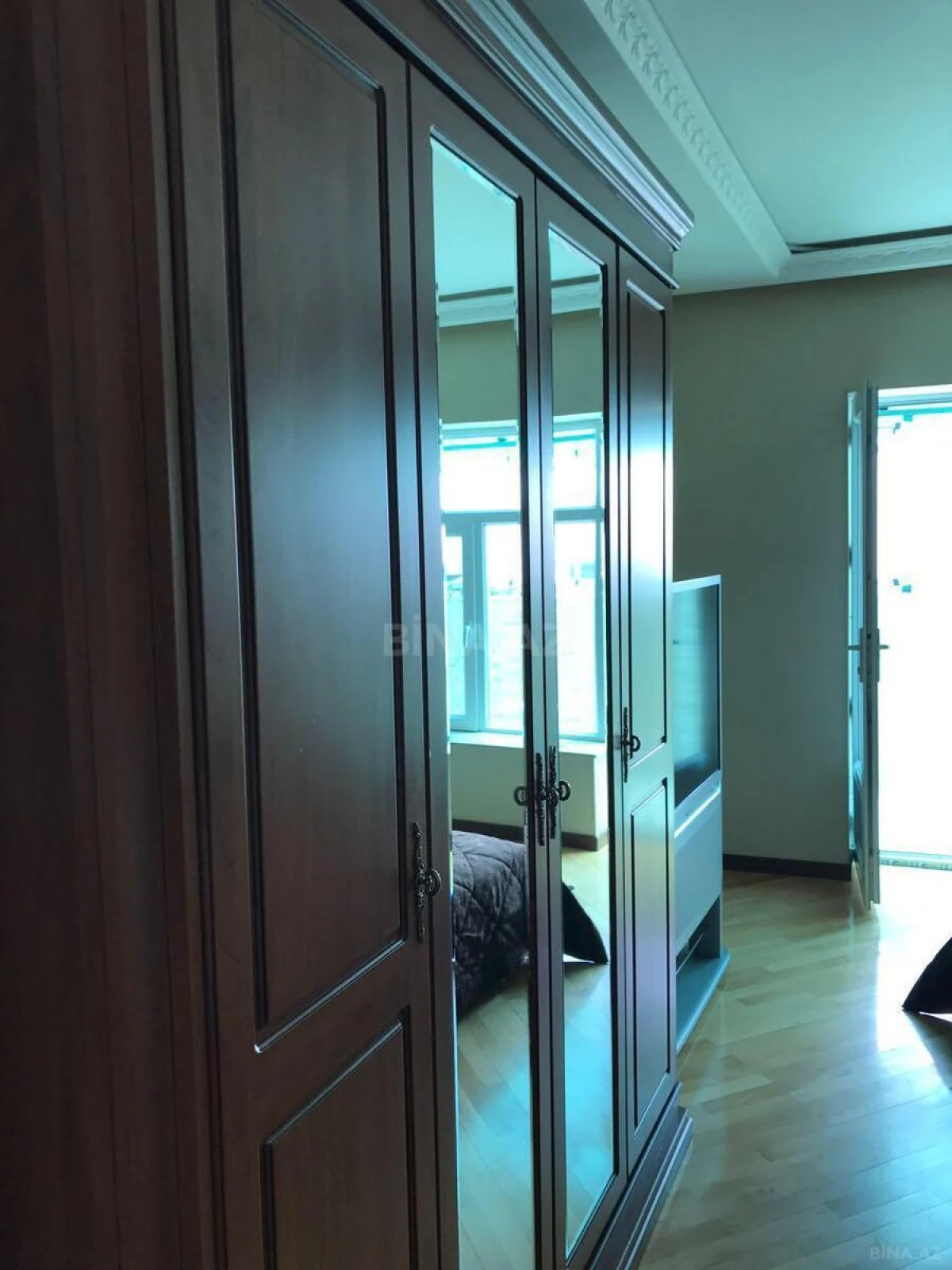 Satılır 3 otaqlı mənzil 110 m²