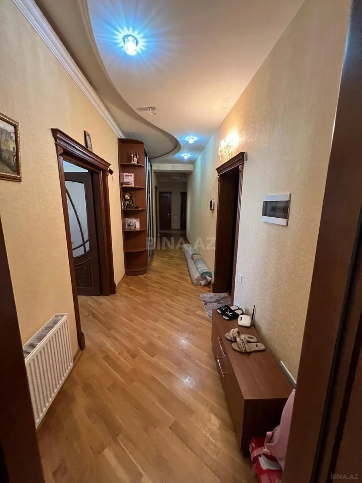 Satılır 3 otaqlı mənzil 132 m²