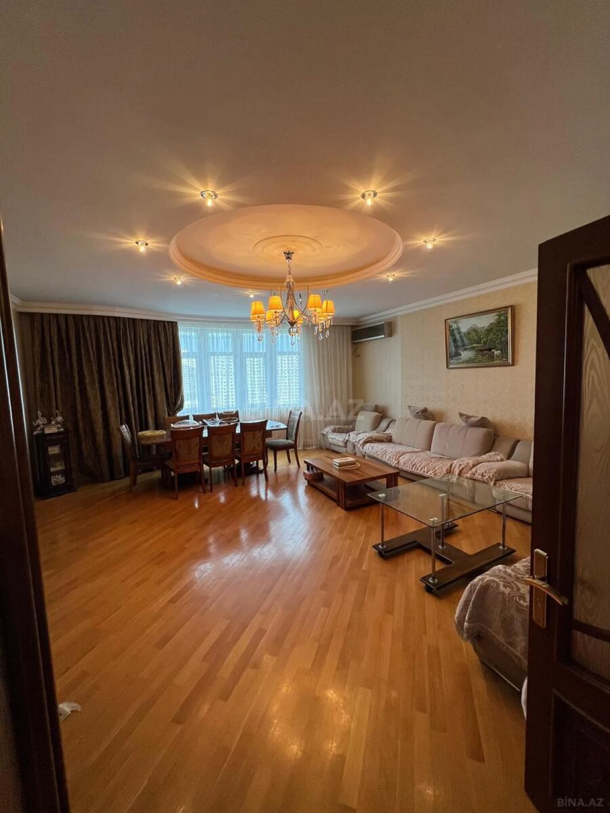 Satılır 3 otaqlı mənzil 132 m²