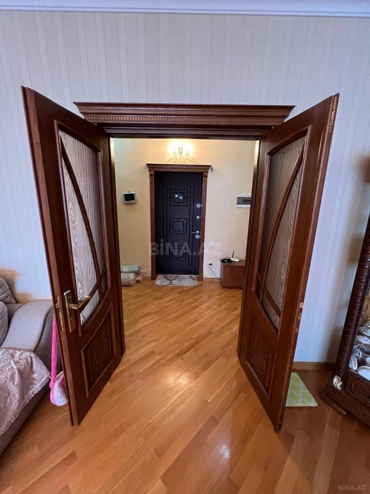 Satılır 3 otaqlı mənzil 132 m²