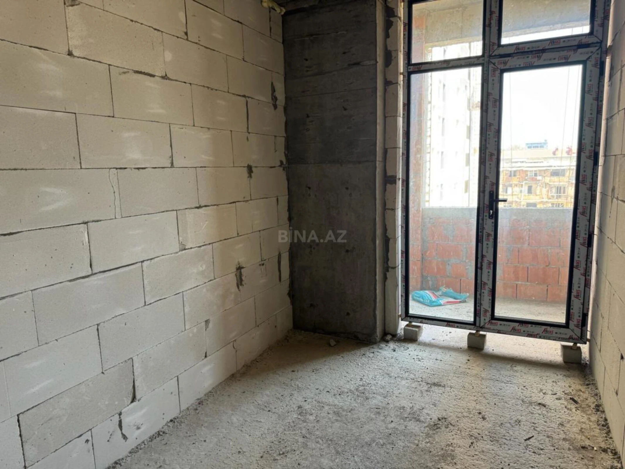 Satılır 1 otaqlı mənzil 49 m²