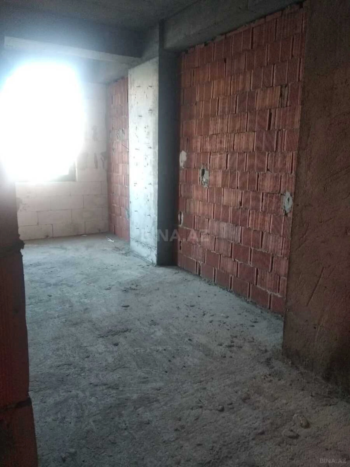 Satılır 2 otaqlı mənzil 77 m²