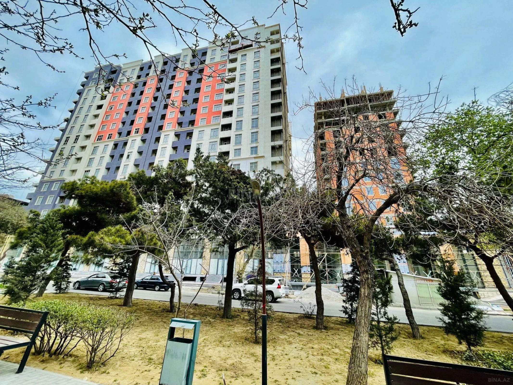 Satılır 2 otaqlı mənzil 77 m²