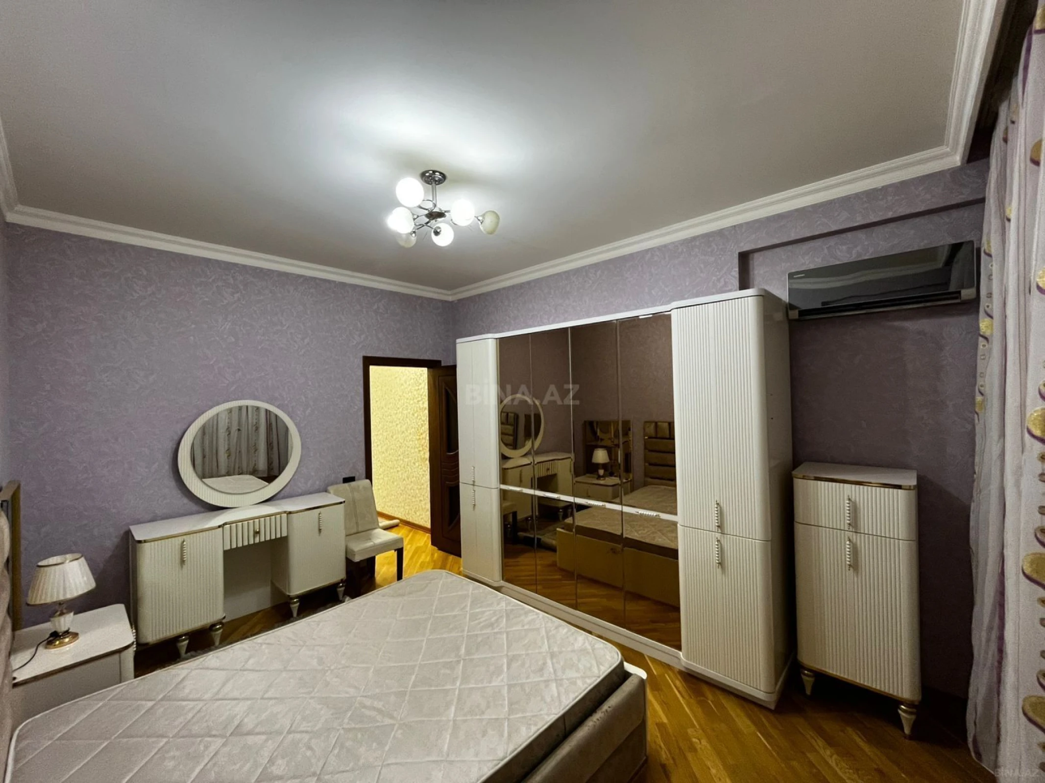 Kirayə verilir 3 otaqlı mənzil 136 m²