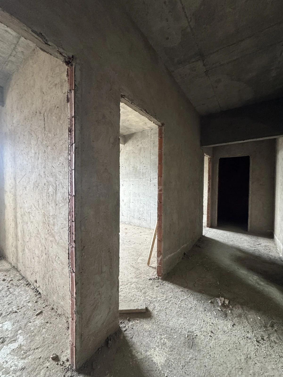 Satılır 2 otaqlı mənzil 68 m²