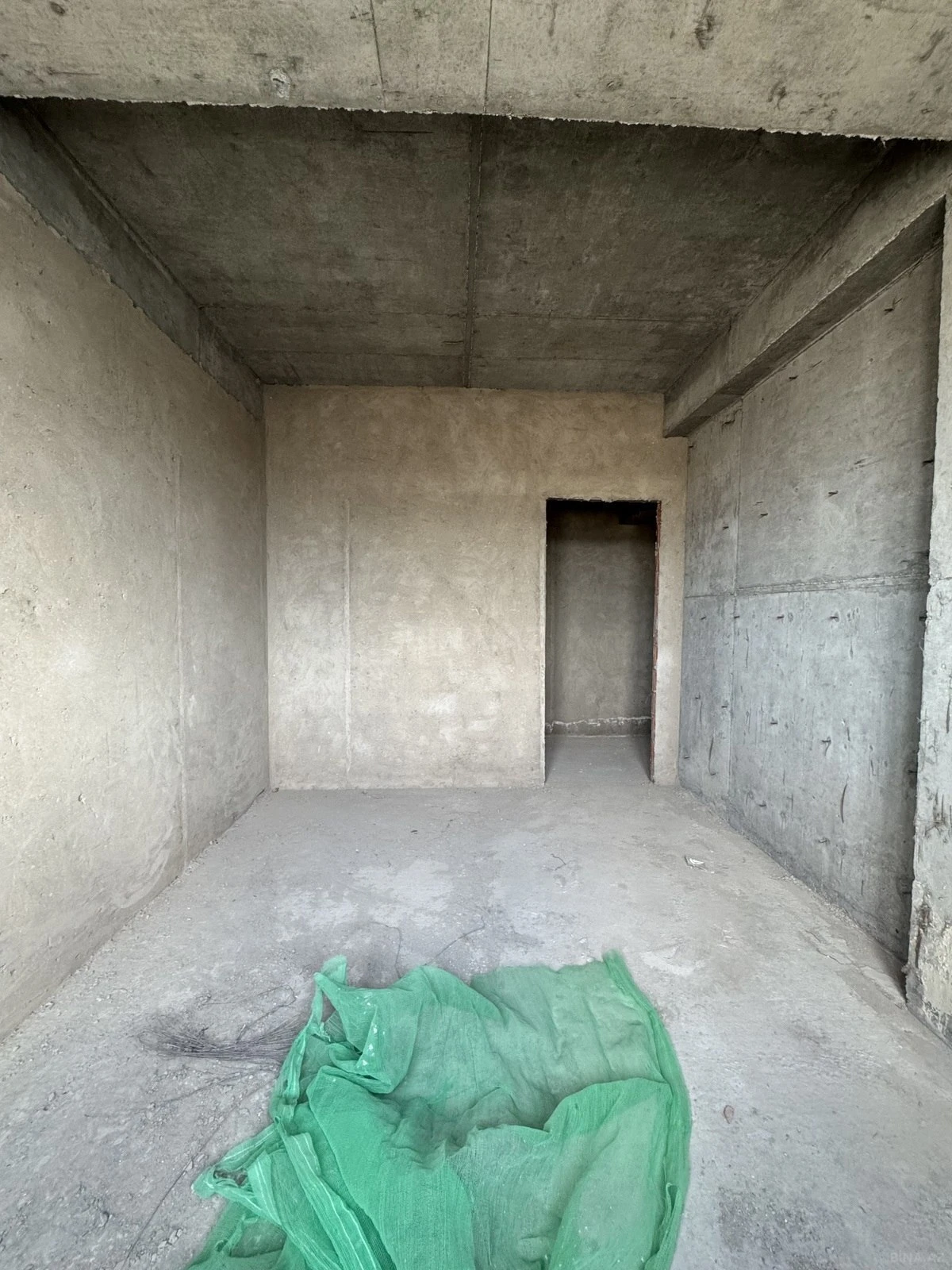 Satılır 2 otaqlı mənzil 68 m²