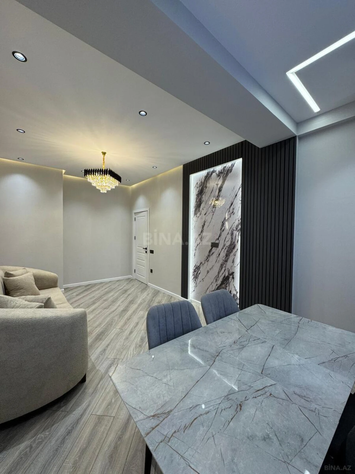 Satılır 2 otaqlı mənzil 68 m²