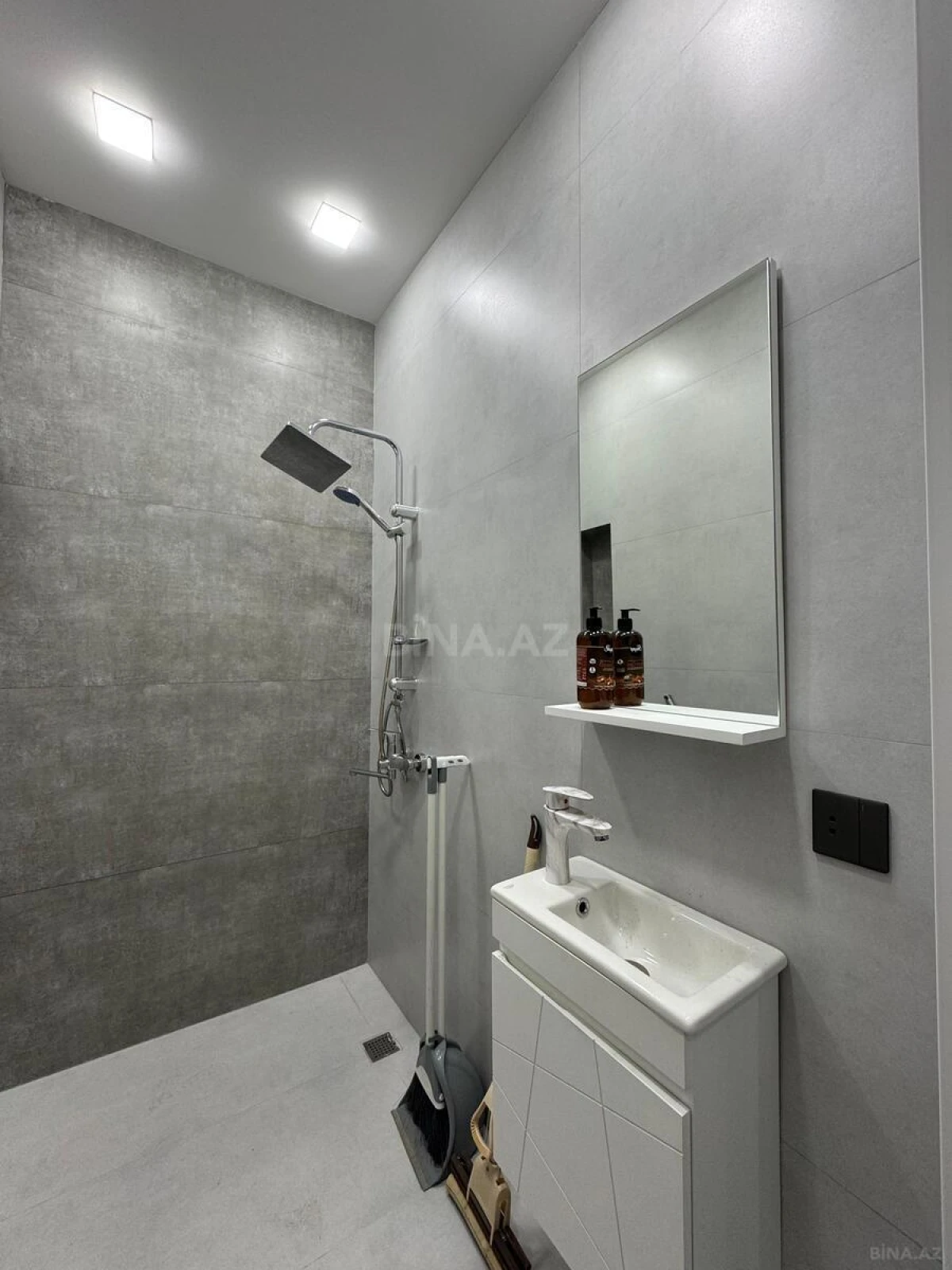 Satılır 2 otaqlı mənzil 68 m²