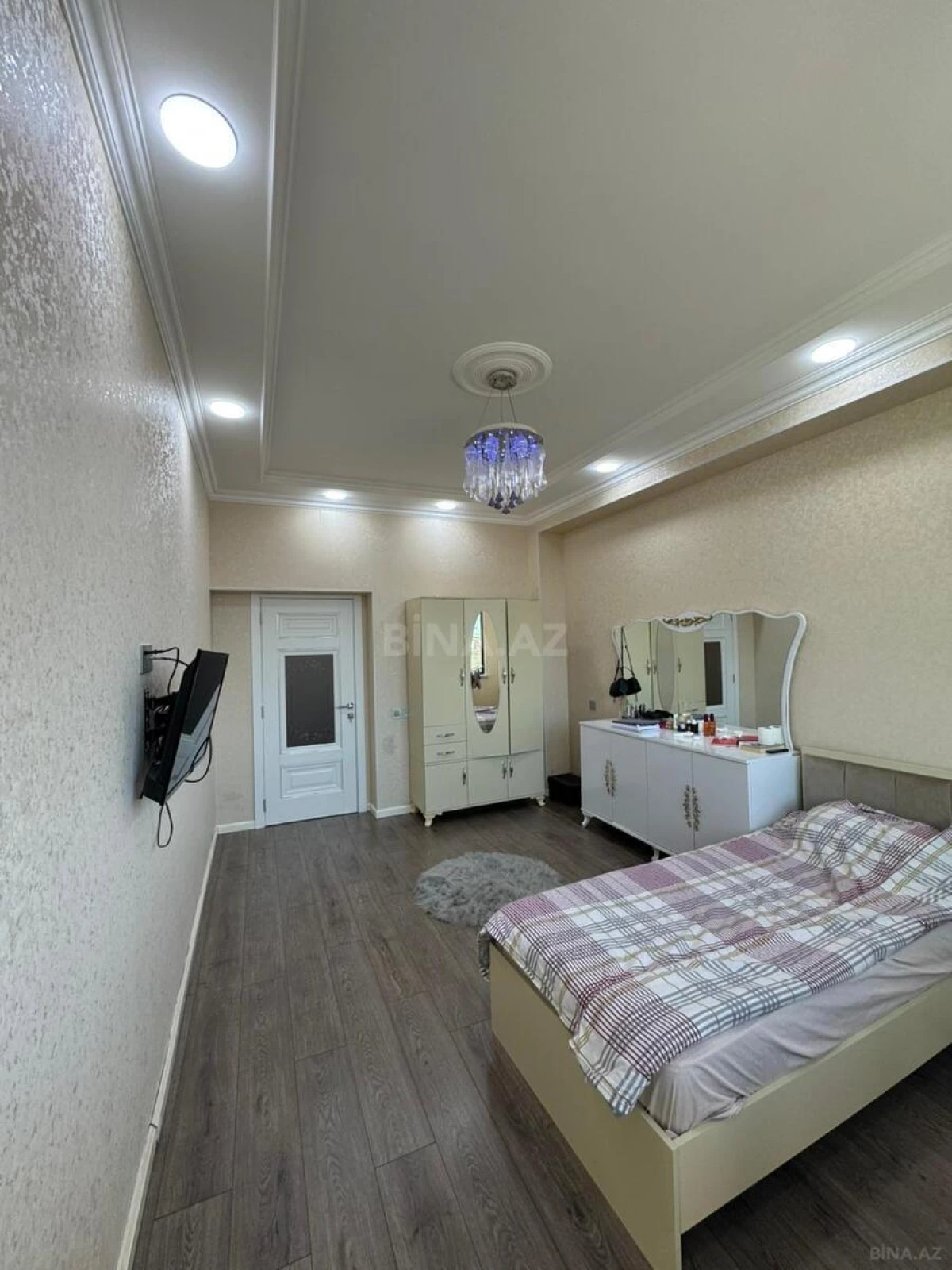 Satılır 2 otaqlı mənzil 87 m²