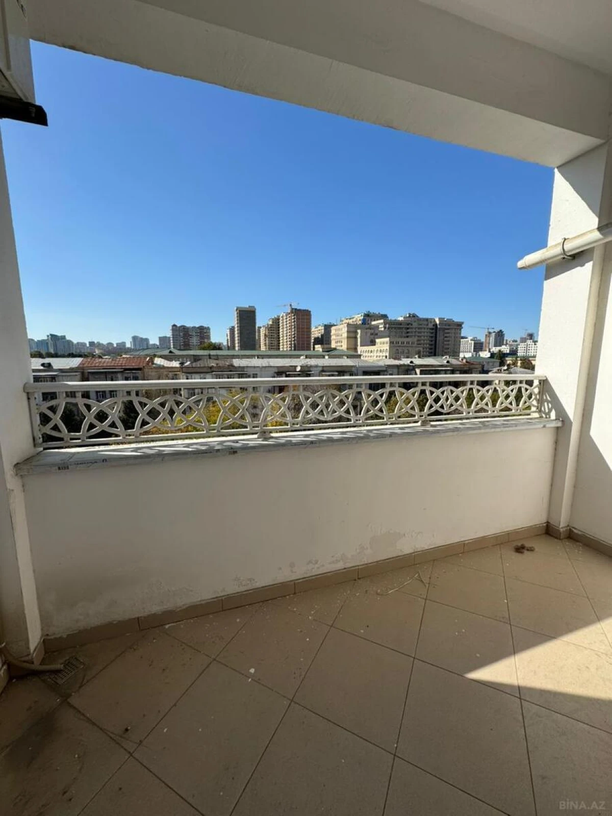 Satılır 2 otaqlı mənzil 87 m²