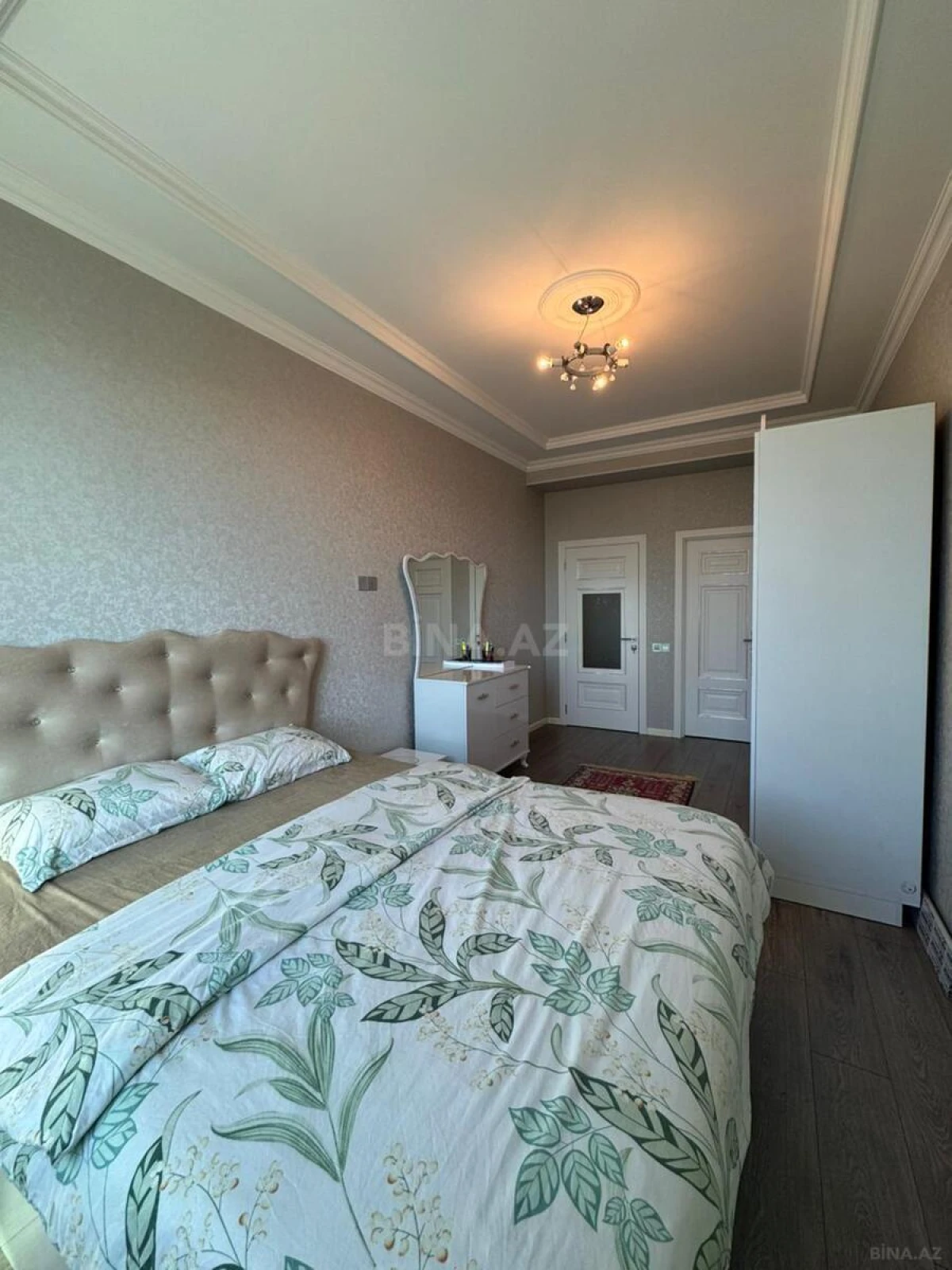 Satılır 2 otaqlı mənzil 87 m²
