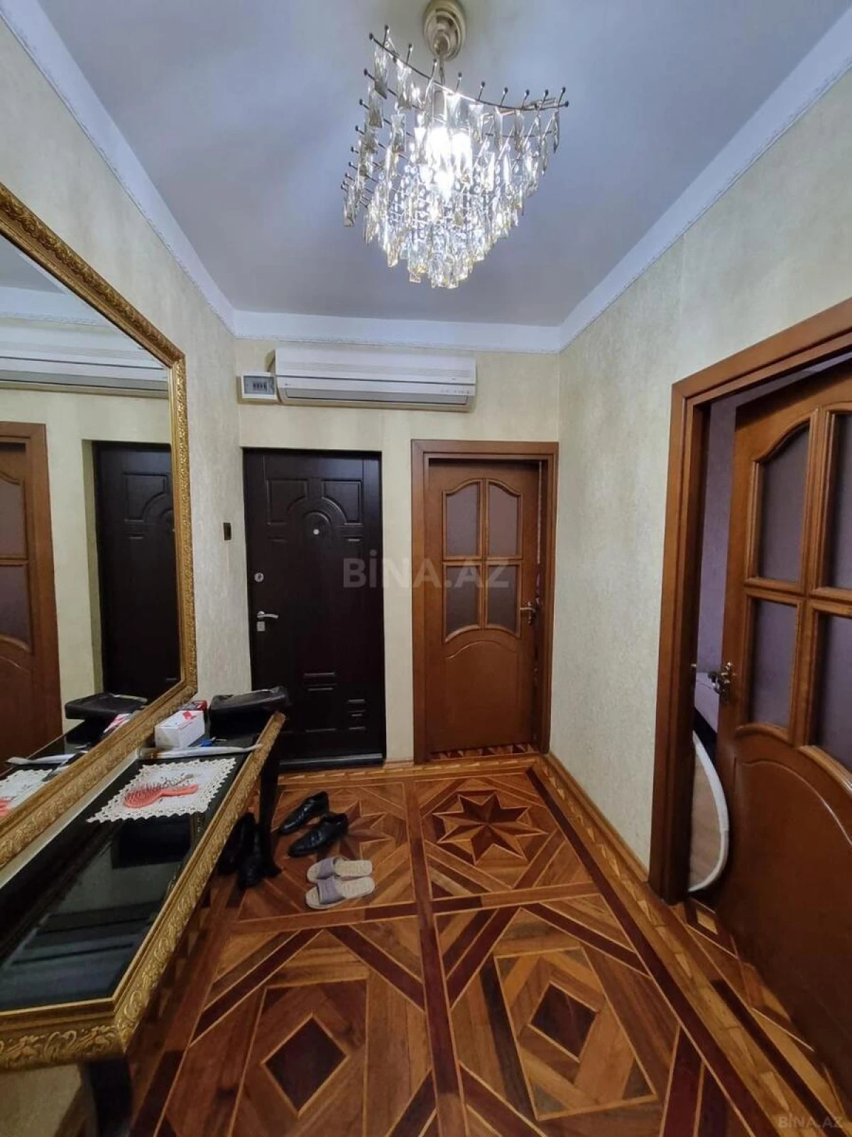 Satılır 4 otaqlı mənzil 100 m²