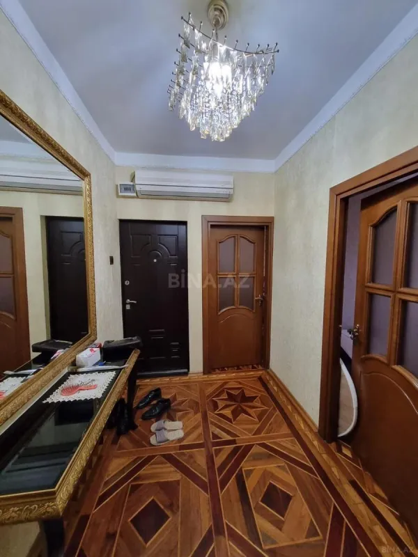 Satılır 4 otaqlı mənzil 100 m²