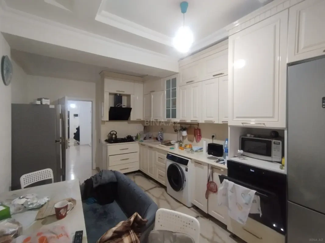 Satılır 3 otaqlı mənzil 130 m²