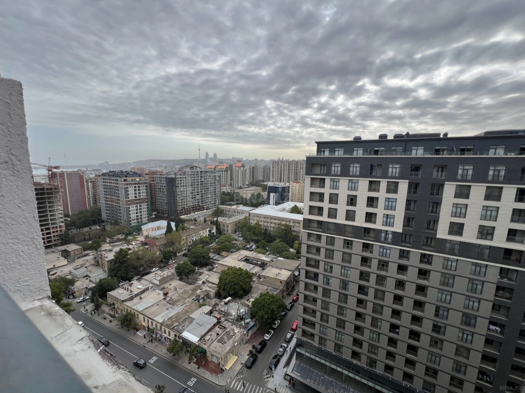 Satılır 2 otaqlı mənzil 58 m²