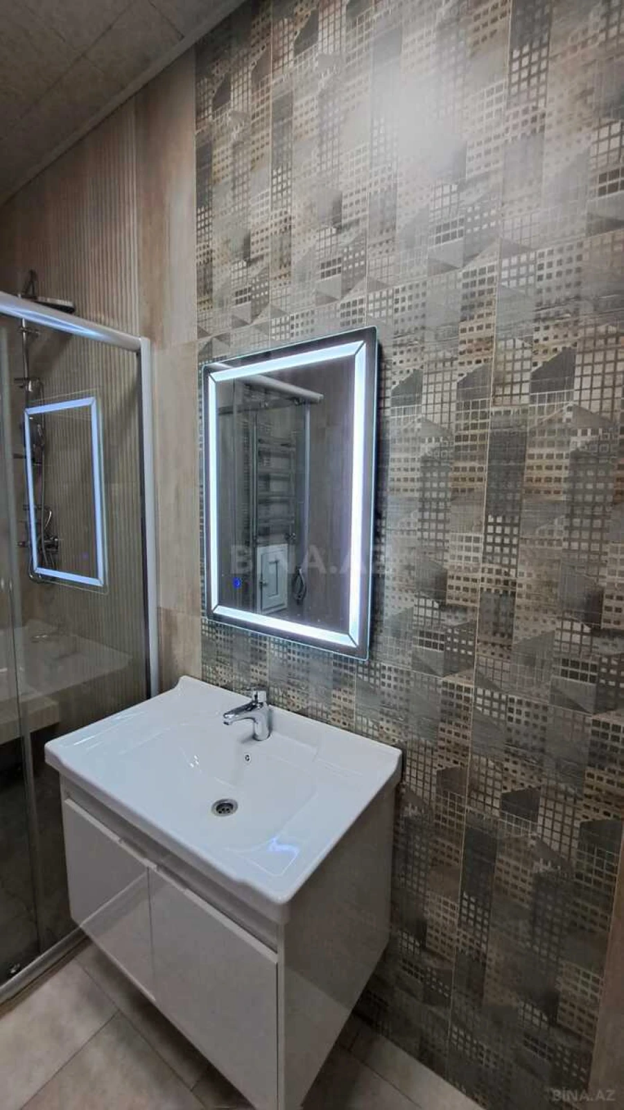 Satılır 2 otaqlı mənzil 85 m²