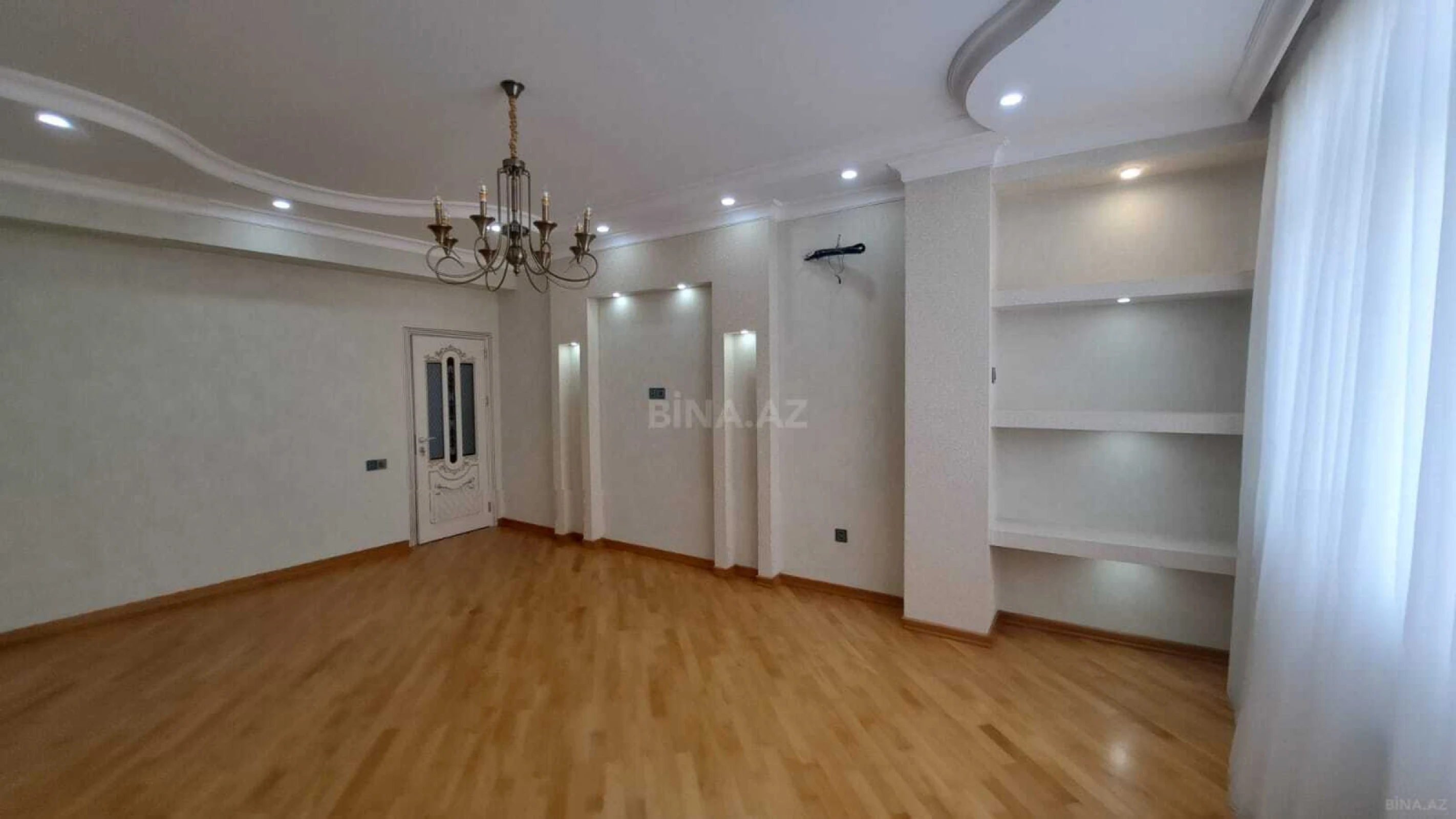 Satılır 2 otaqlı mənzil 85 m²
