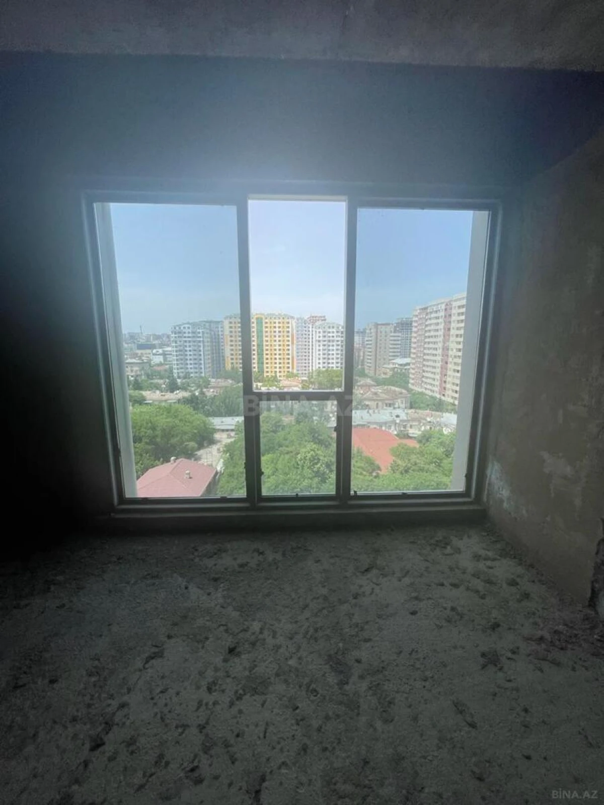 Satılır 4 otaqlı mənzil 149.6 m²