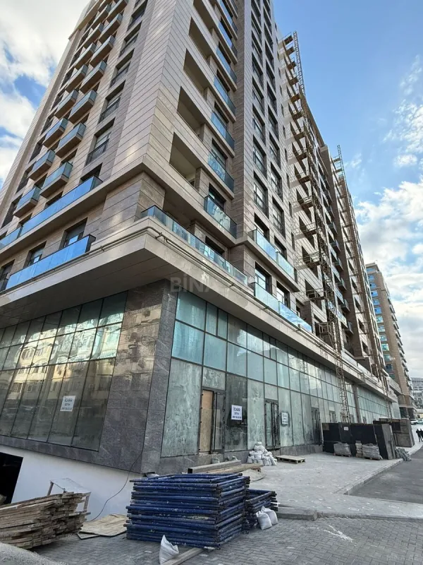 Satılır obyekt 174 m²