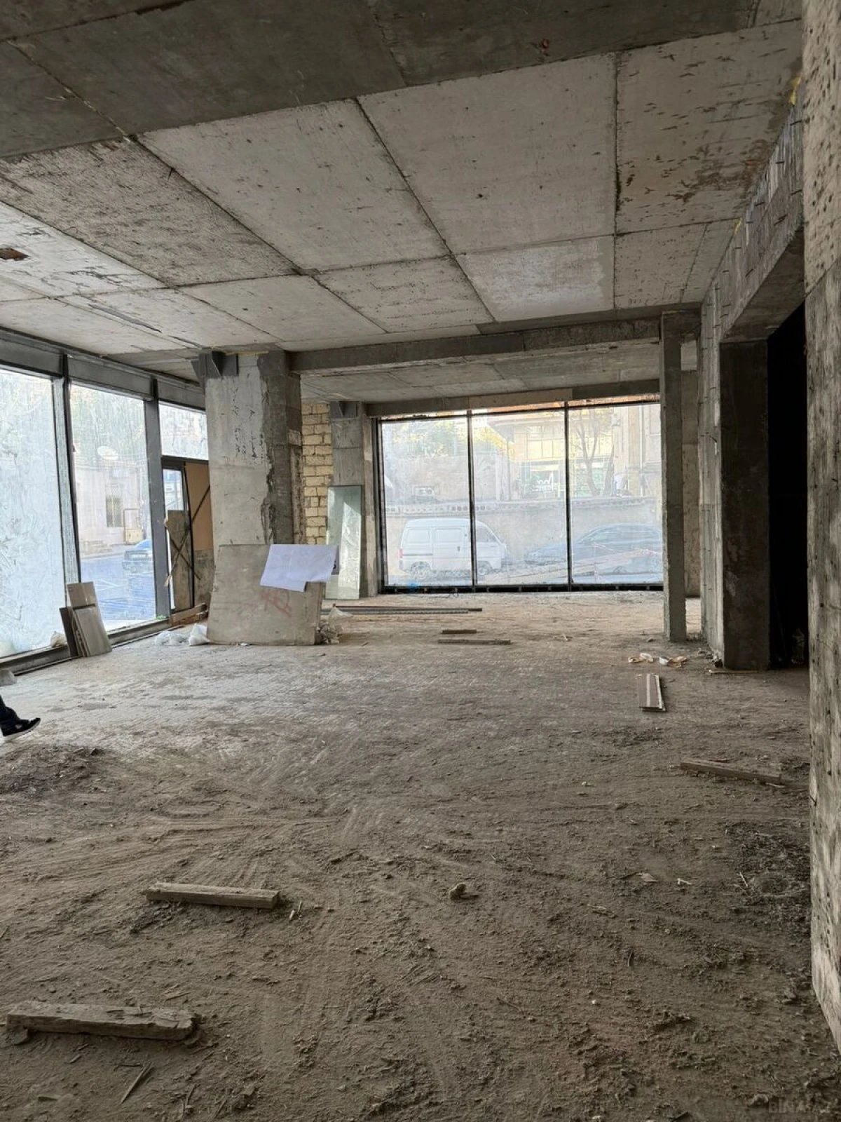 Satılır obyekt 174 m²