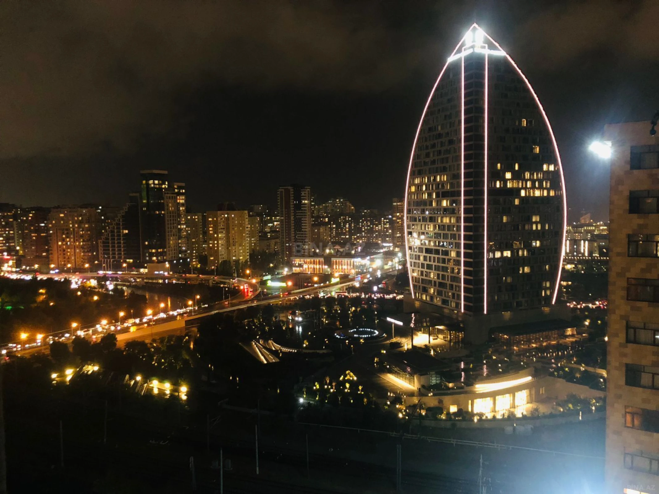 Satılır 2 otaqlı mənzil 65 m²