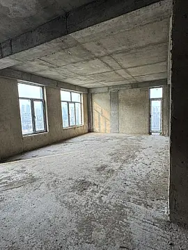Satılır 4 otaqlı mənzil 178 m²