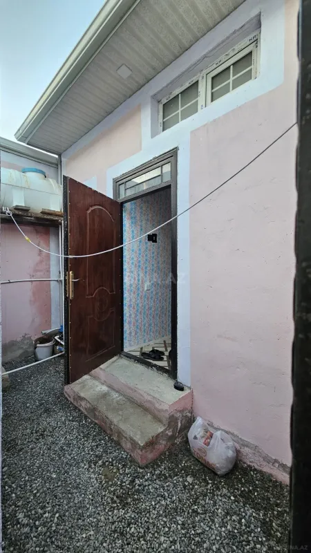 Satılır 1 otaqlı həyət evi 40 m²