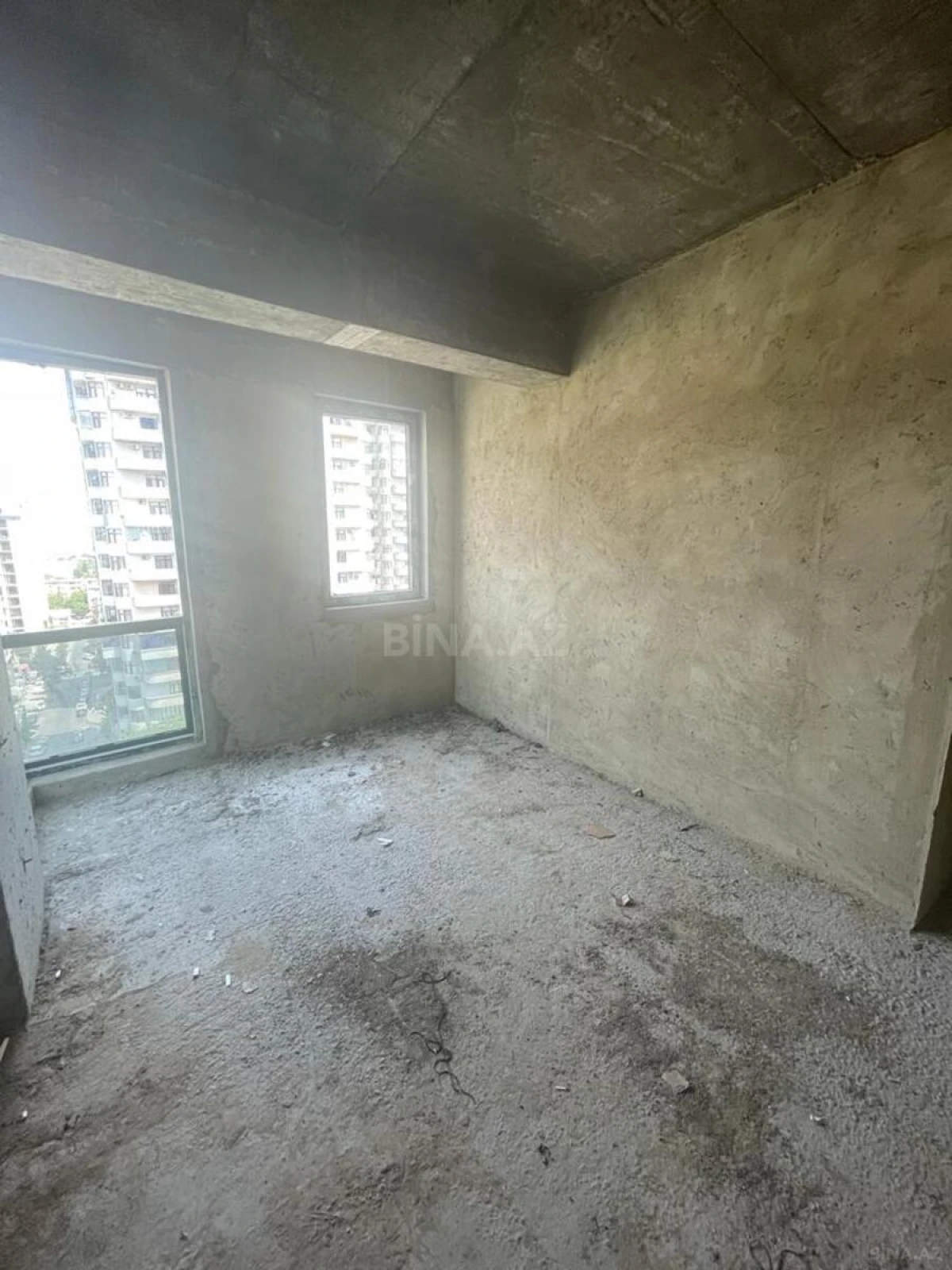 Satılır 4 otaqlı mənzil 148.9 m²