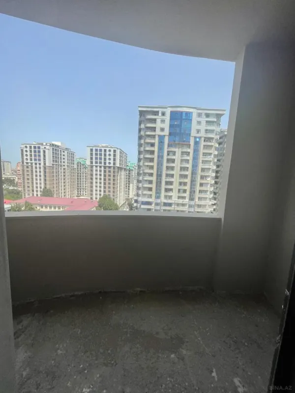 Satılır 4 otaqlı mənzil 148.9 m²