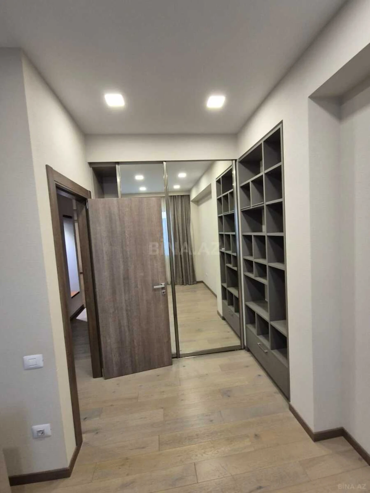 Kirayə verilir 3 otaqlı mənzil 115 m²
