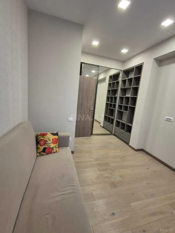 Kirayə verilir 3 otaqlı mənzil 115 m²