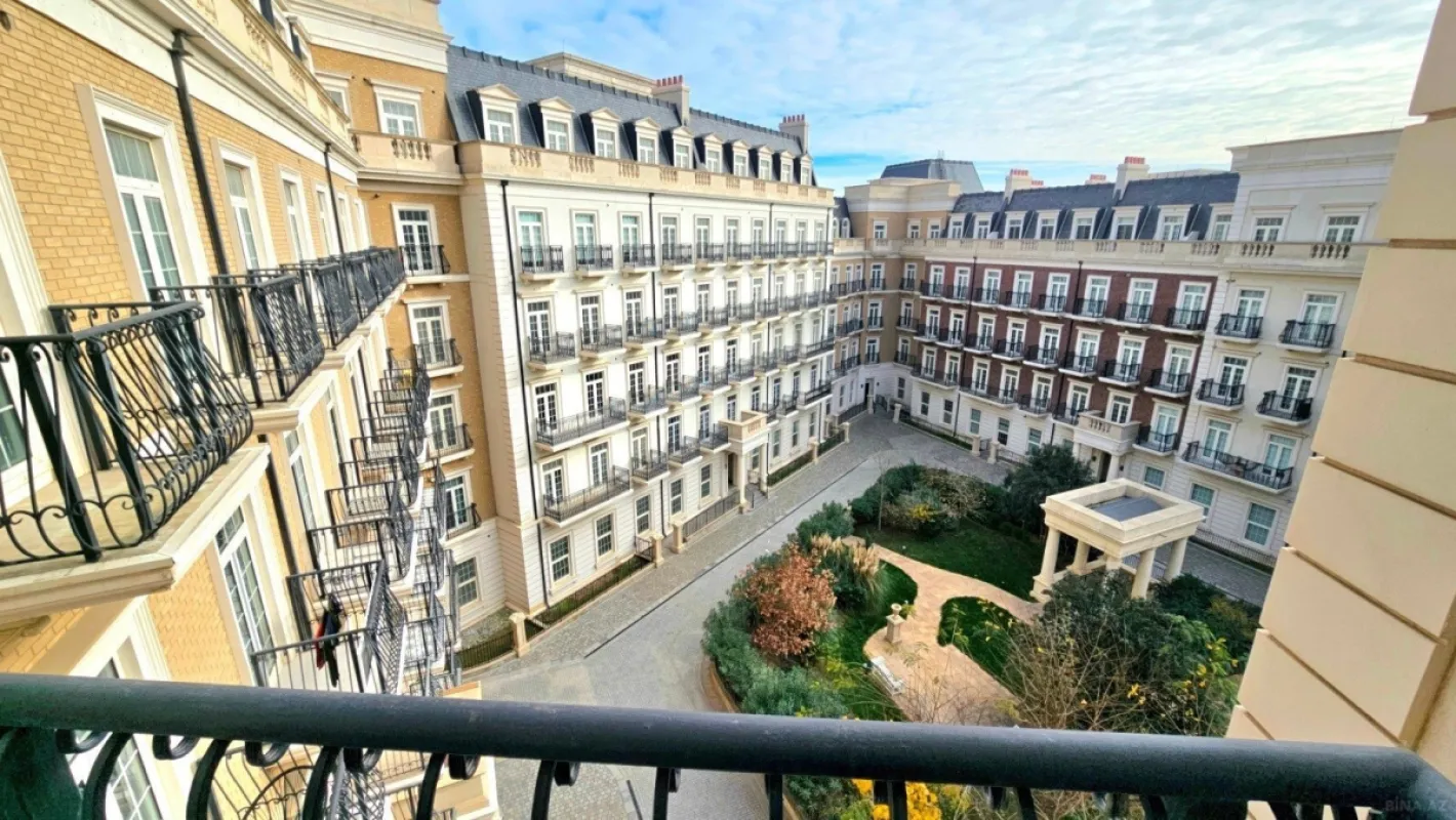 Satılır 5 otaqlı mənzil 231 m²