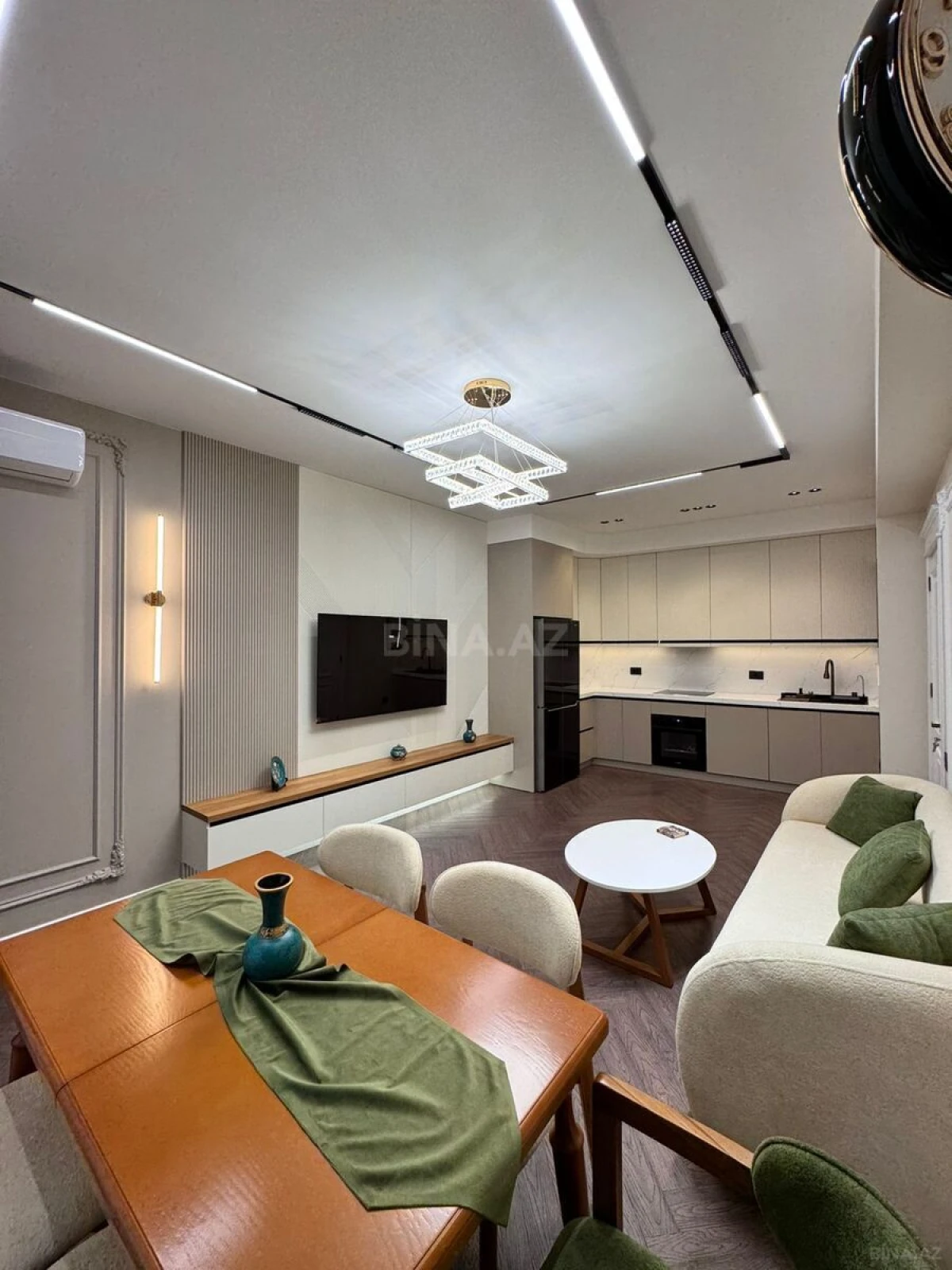 Satılır 3 otaqlı mənzil 93 m²