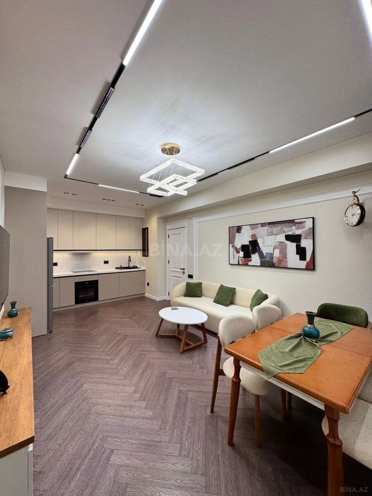 Satılır 3 otaqlı mənzil 93 m²