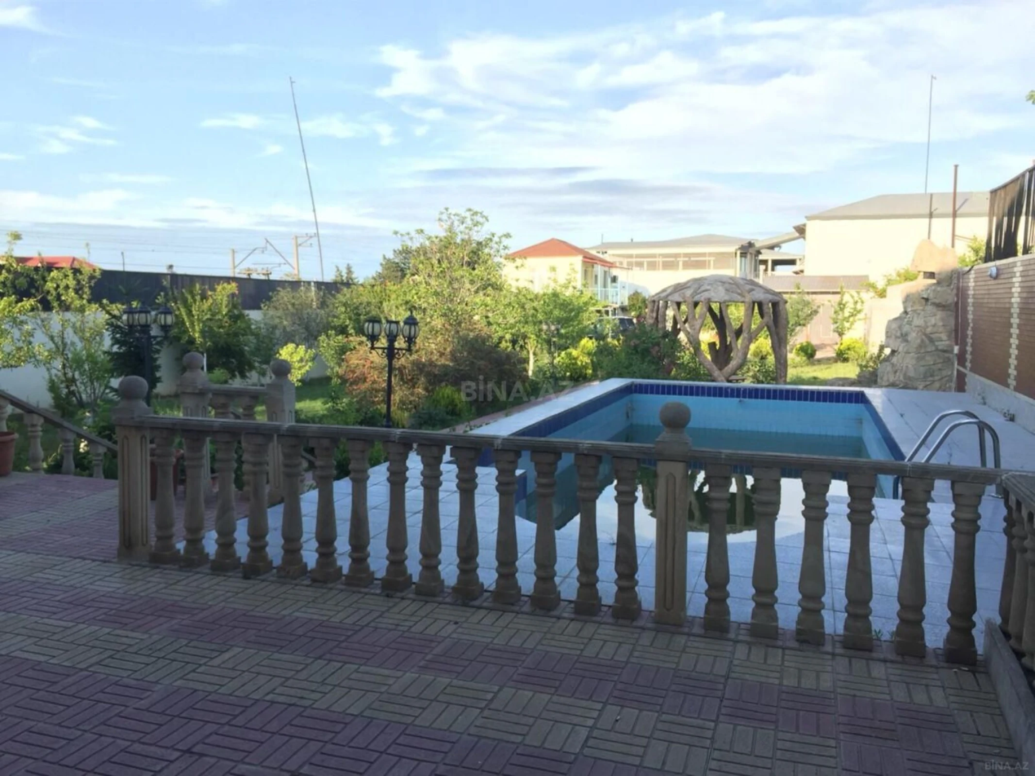 Satılır 4 otaqlı həyət evi 270 m²