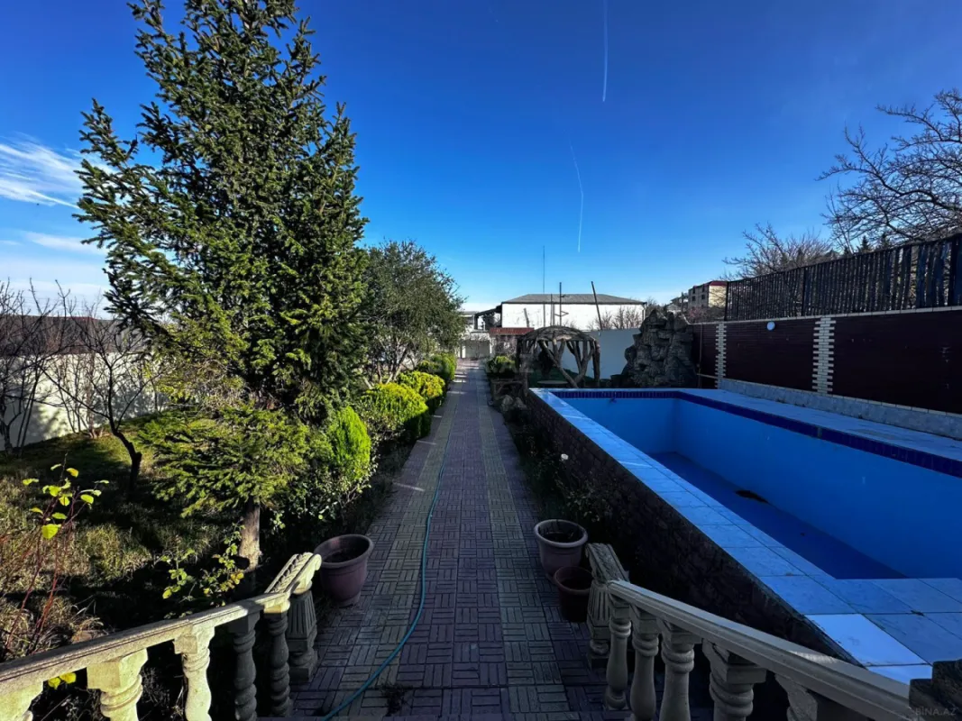 Satılır 4 otaqlı həyət evi 270 m²