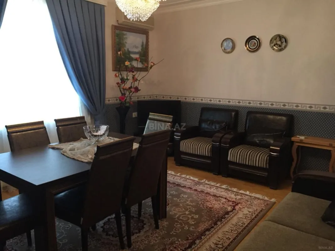 Satılır 4 otaqlı həyət evi 270 m²