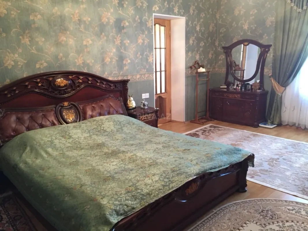 Satılır 4 otaqlı həyət evi 270 m²