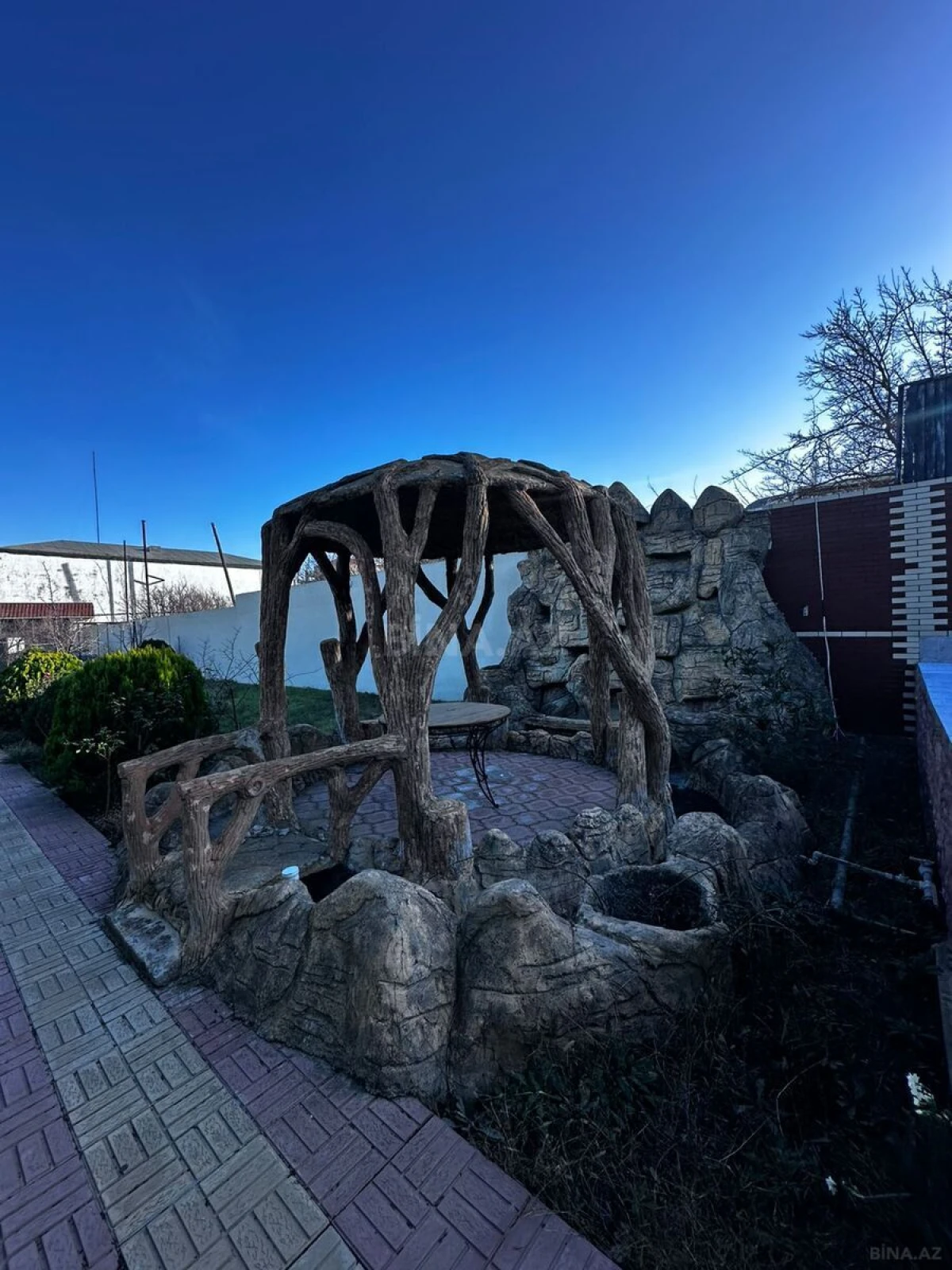 Satılır 4 otaqlı həyət evi 270 m²