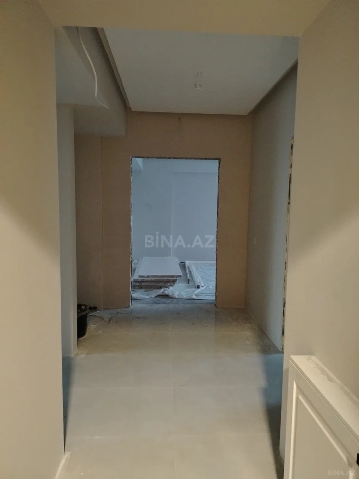 Satılır 4 otaqlı mənzil 130 m²